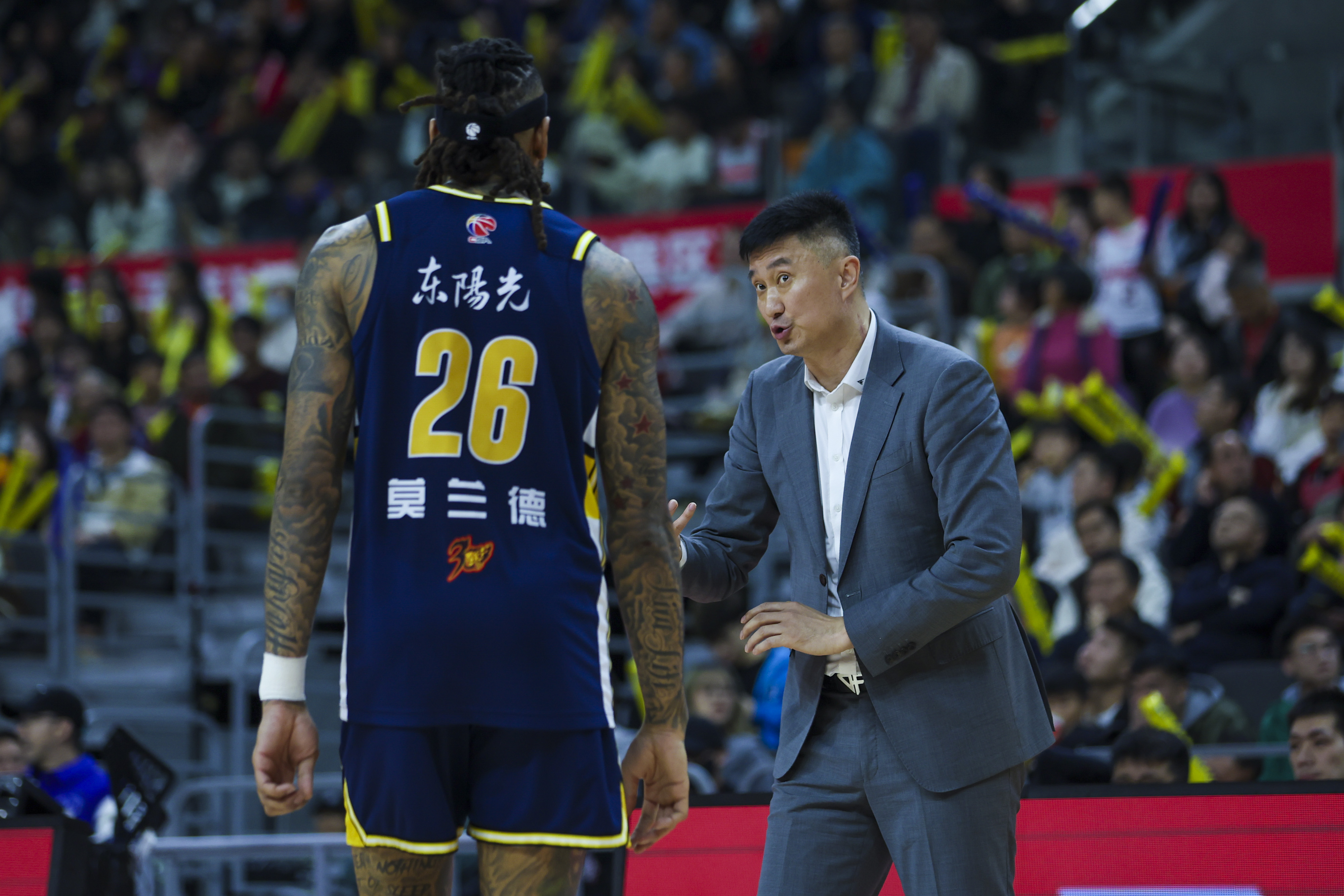 广东队完胜勇士，保罗高光表现的简单介绍